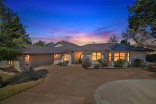 108 Schooner Dr in Lakeway, TX - Building Photo
