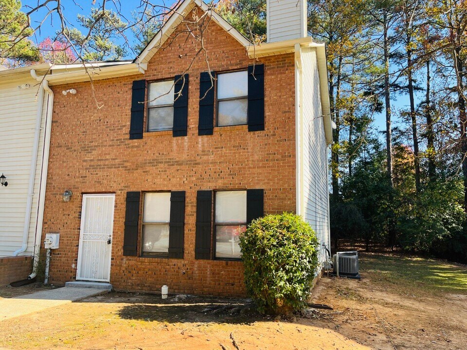 5612 Windwood Rd in Atlanta, GA - Building Photo