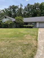 1219 Port Arthur Terrace in Leesville, LA - Building Photo