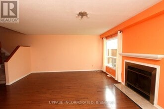 6075 Pineglade Crescent in Ottawa, ON - Building Photo - Building Photo