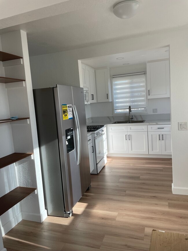 6315 Osler St in San Diego, CA - Foto de edificio - Building Photo