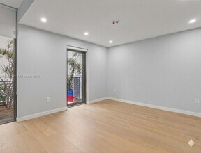 1055 99th St in Bay Harbor Islands, FL - Building Photo - Building Photo