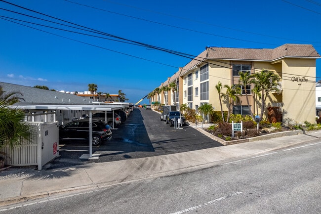 Gulfn Bay in Venice, FL - Building Photo - Building Photo