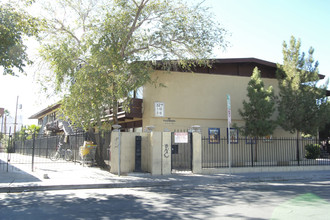 329 W Cleveland Ave in Las Vegas, NV - Building Photo - Building Photo