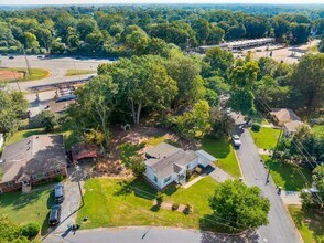 1801 Crestridge Dr SE in Marietta, GA - Building Photo - Building Photo