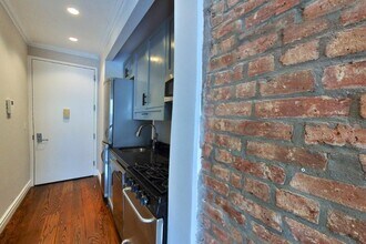 202 E 13th St, Unit 5H in New York, NY - Building Photo - Building Photo