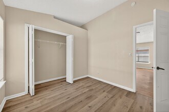 15885 Ridgecroft Rd in Houston, TX - Building Photo - Building Photo