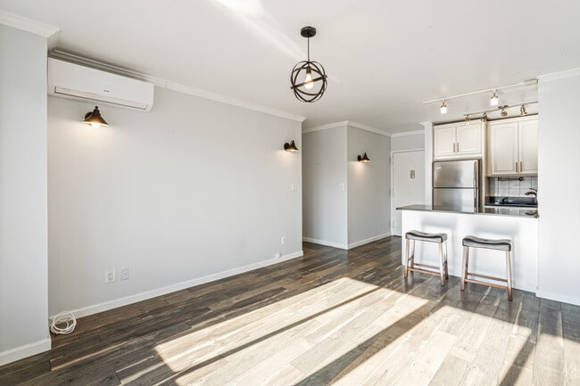 2540 Shore Blvd-Unit -# 2F in Queens, NY - Building Photo - Building Photo