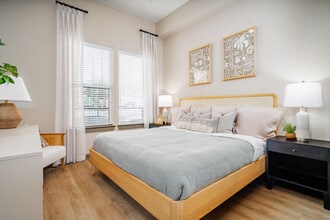 Residences at Grayson Heights in San Antonio, TX - Foto de edificio - Building Photo