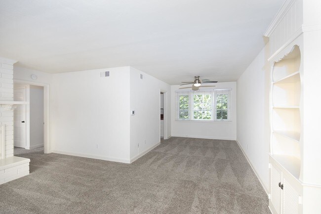 7850 El Paseo Grande in San Diego, CA - Building Photo - Building Photo