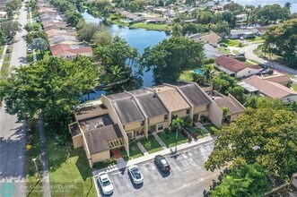 9210 NW 14th St in Pembroke Pines, FL - Building Photo - Building Photo