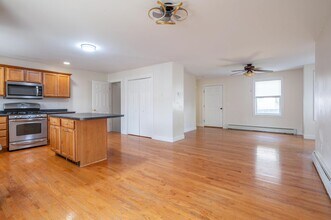 12 Gagne St in Rochester, NH - Foto de edificio - Building Photo