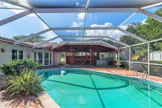 17320 SW 89th Ave in Palmetto Bay, FL - Building Photo - Building Photo