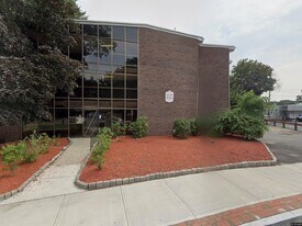 915 Edgell Rd in Framingham, MA - Building Photo