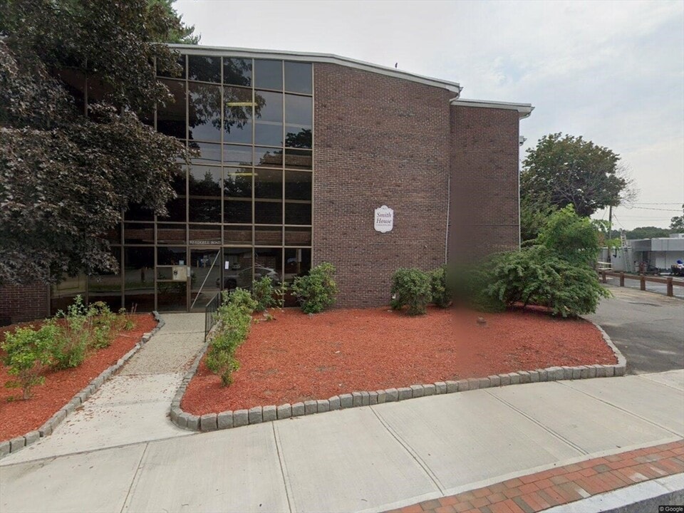 915 Edgell Rd in Framingham, MA - Building Photo