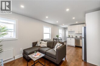 35 Niagara St in St Catharines, ON - Building Photo - Building Photo