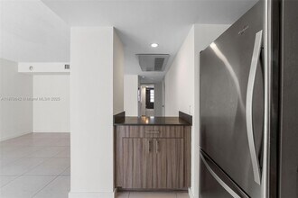 910 West Ave, Unit 0227 in Miami Beach, FL - Building Photo - Building Photo