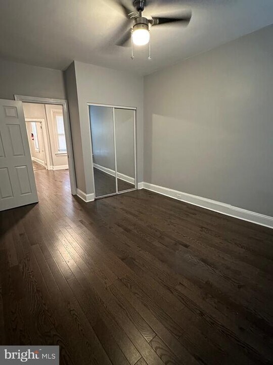 1233 Ellsworth St in Philadelphia, PA - Building Photo