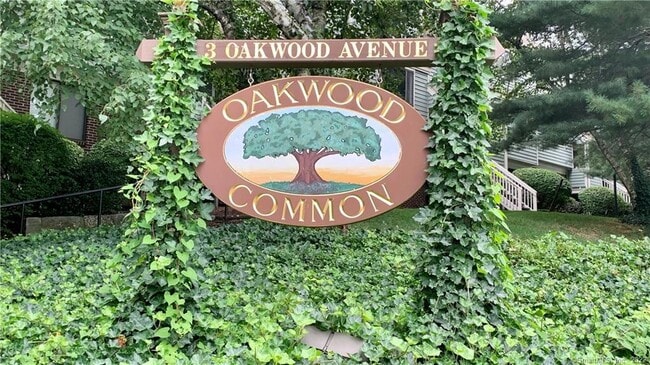 3 Oakwood Dr in New Fairfield, CT - Building Photo - Building Photo