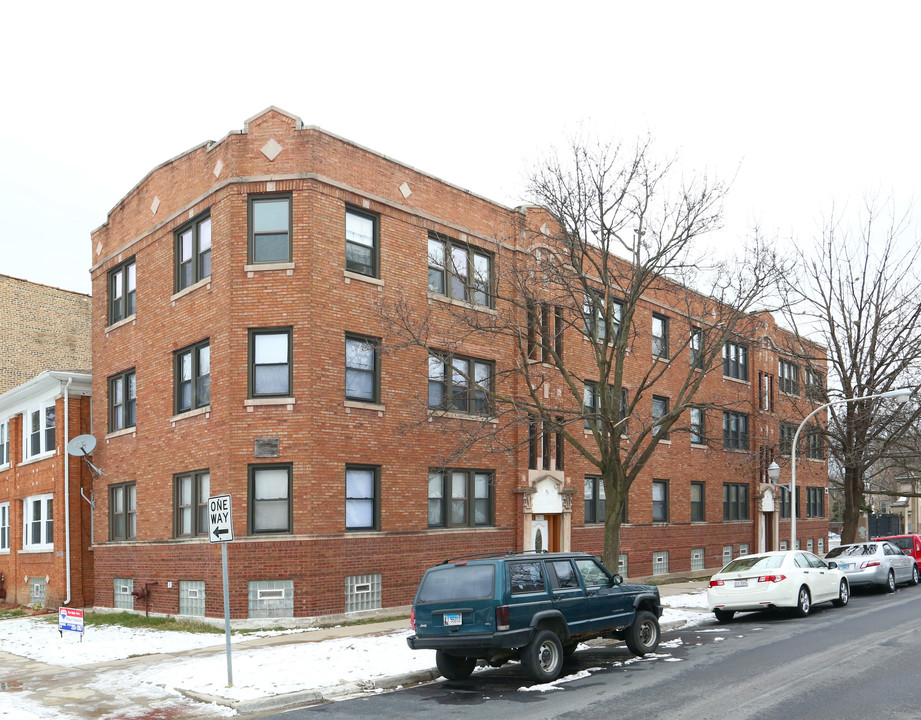 6301 N Fairfield Ave in Chicago, IL - Building Photo