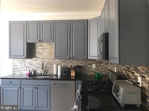 property at 7 Shelley Cir