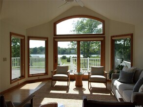 49 Old Main Rd in Southampton, NY - Building Photo - Building Photo