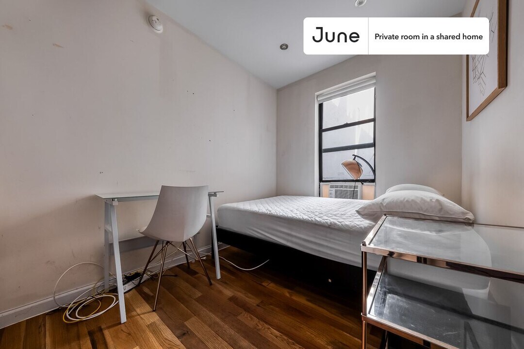 Room in Shared 5 bed/2 bath home in New York, NY - Building Photo