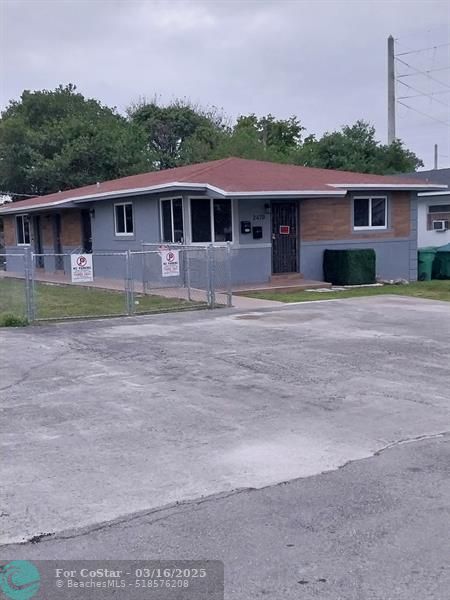2470 NW 82nd St in Miami, FL - Building Photo - Building Photo