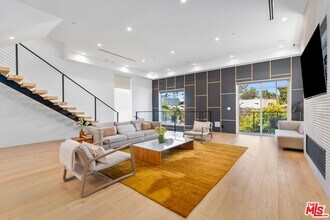 656 California Ave in Los Angeles, CA - Building Photo - Building Photo