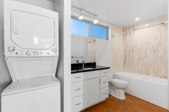 200 Cornell Dr in Albuquerque, NM - Building Photo - Building Photo