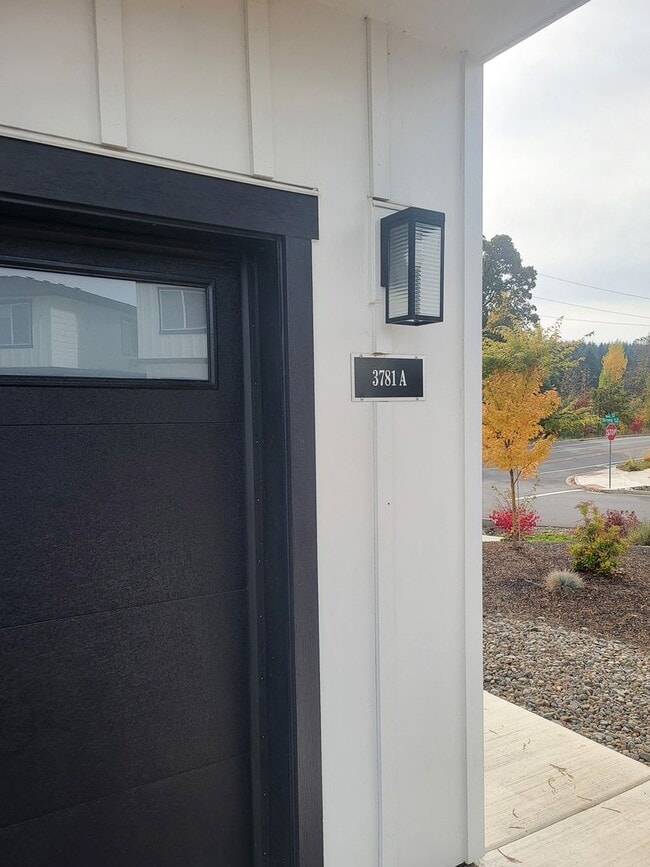 3781-3781-A Saw Ln in Salem, OR - Building Photo - Building Photo