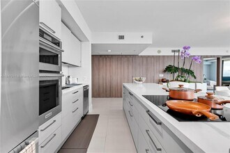 1830 S Ocean Dr, Unit 1830 in Hallandale Beach, FL - Building Photo - Building Photo