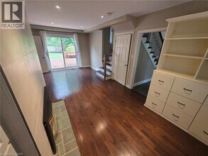 4 Mississauga Rd in St Catharines, ON - Building Photo - Building Photo