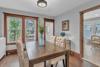 80 E Hazeltine Ave in Kenmore, NY - Foto de edificio - Building Photo