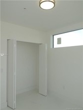 510 foster Rd-Unit -101 in Hallandale Beach, FL - Building Photo - Building Photo