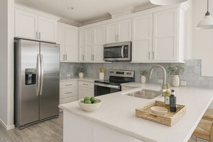 117 Pioneer Ln in Valrico, FL - Building Photo