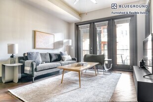 3201 Esperanza Crossing in Austin, TX - Building Photo