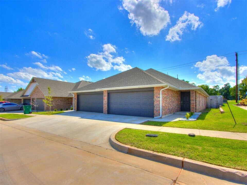 616 Maleah Pl in Yukon, OK - Building Photo