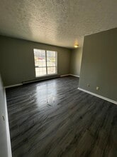 1100 Eastgate Dr in Morgantown, WV - Foto de edificio - Building Photo