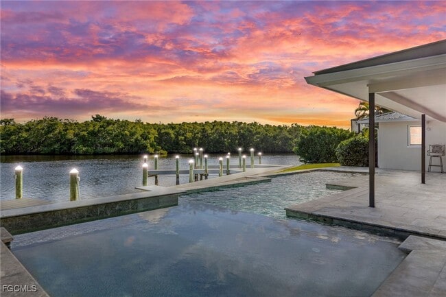 property at 432 Seaworthy Rd