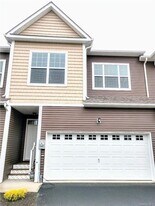 69 Magnolia Pk Rd in Middletown, NY - Building Photo