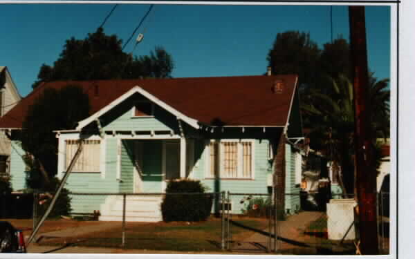 861 W 47TH ST in Los Angeles, CA - Building Photo