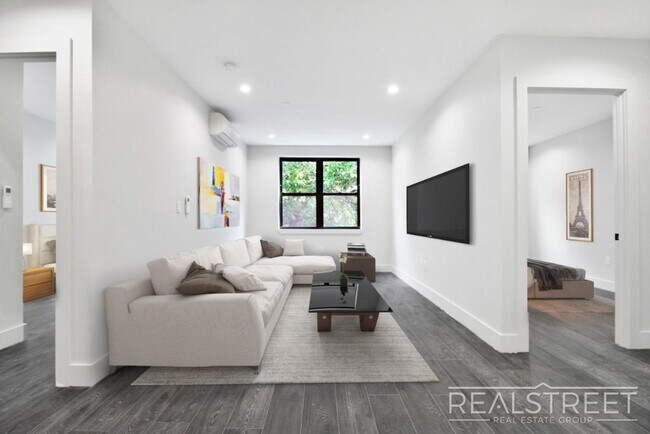 NO FEE! Grand Spacious 2 Bed in Prime Crown Heights in Brooklyn, NY - Foto de edificio - Building Photo