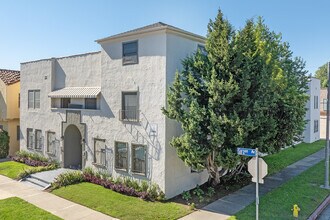 CU2 - 465 N. Curson Ave in Los Angeles, CA - Building Photo - Building Photo