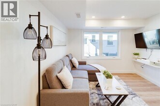 825 Stirling Ave S in Kitchener, ON - Building Photo - Building Photo