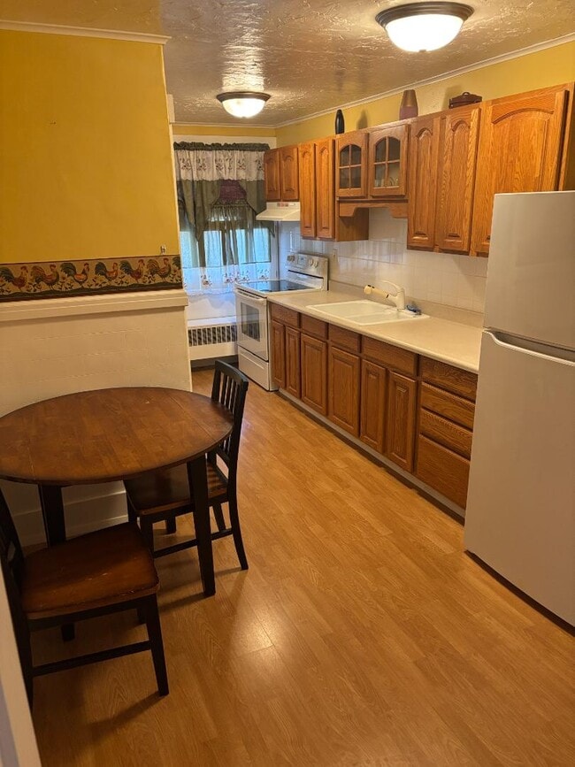 property at 401 Onyx St