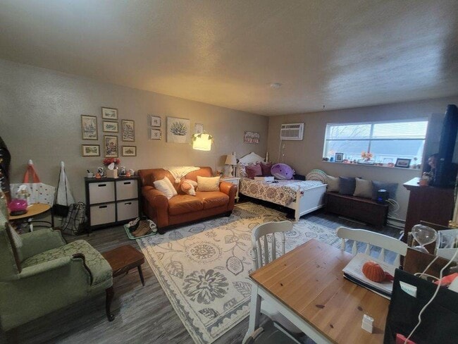 216 E Sycamore St, Unit 3