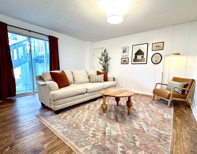 property at 2738 Brownsboro Rd