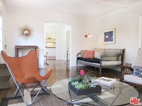 234 Entrada Dr in Santa Monica, CA - Building Photo - Building Photo