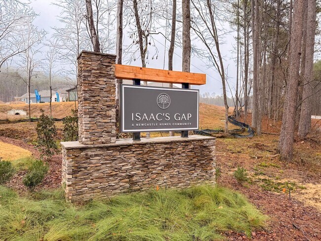 125 Townmoor Ln in Westover, AL - Building Photo - Building Photo